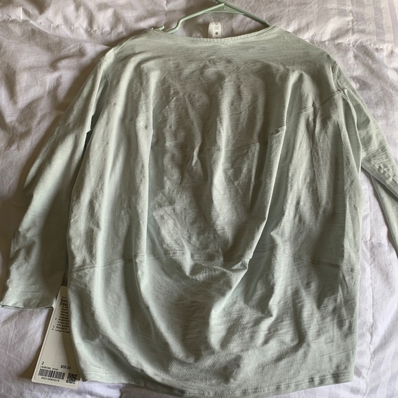 Lululemon Back in Action Long Sleeve Shirt, NWT, Size 2, Ocean Air - Picture 7 of 10
